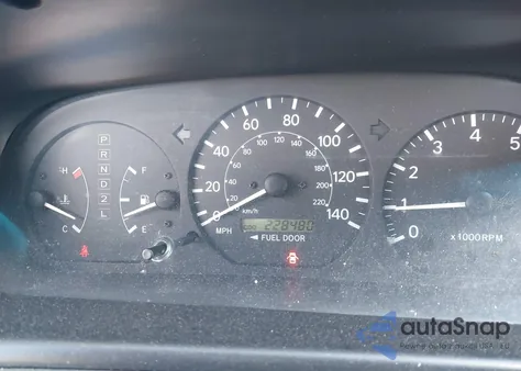 2001 Toyota Camry Le V6 z USA, uszkodzony, nr VIN JT2BF22K810297028